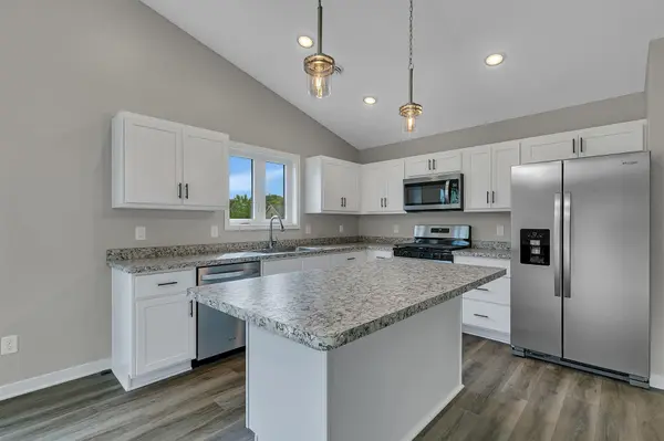 24289 Forest View CIR, Saint Augusta, MN 56301