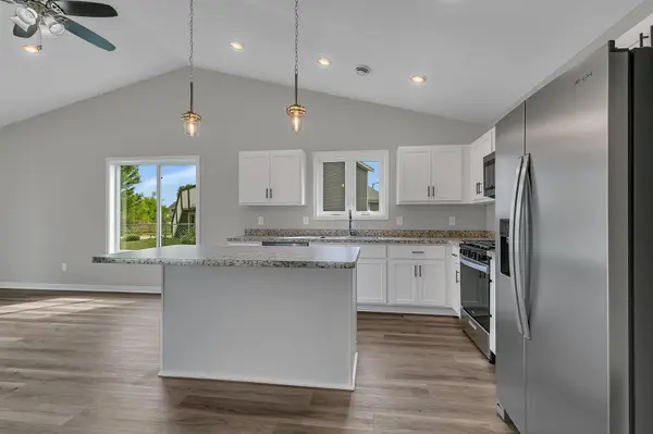 24289 Forest View CIR, Saint Augusta, MN 56301