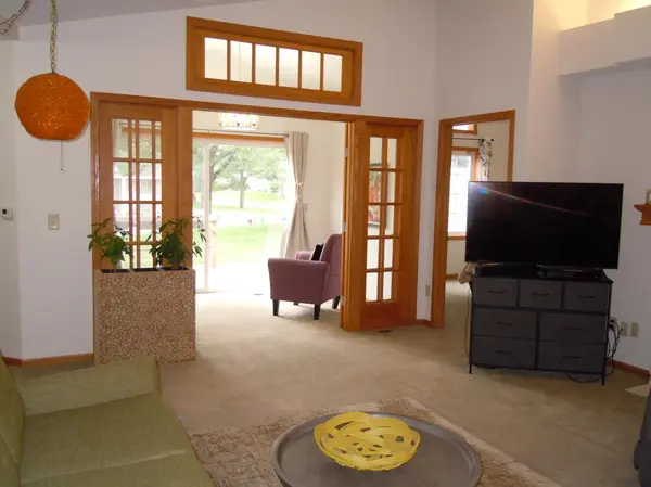 8620 Oxford LN, Brooklyn Park, MN 55443