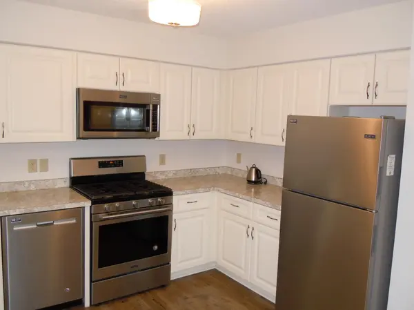 8620 Oxford LN, Brooklyn Park, MN 55443
