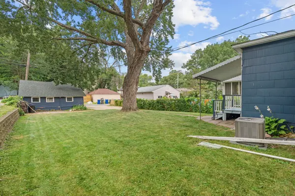 831 Smith AVE S, Saint Paul, MN 55107