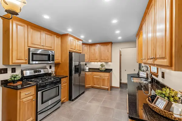 1843 Grant RD, Arden Hills, MN 55112