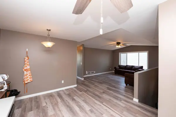 557 Kendall DR, Hastings, MN 55033