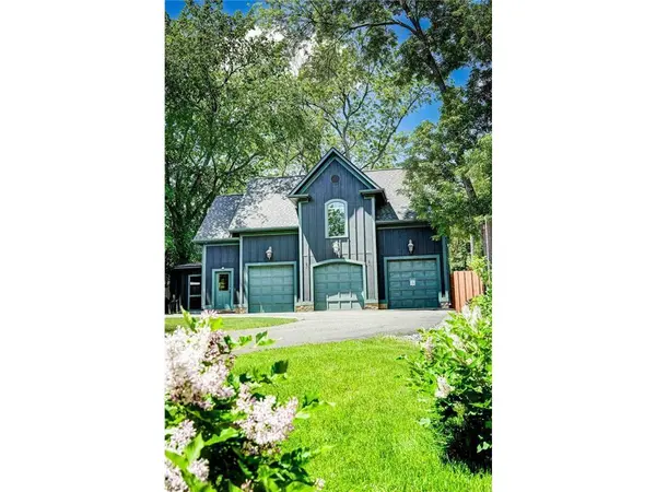 418 Holcombe ST S, Stillwater, MN 55082