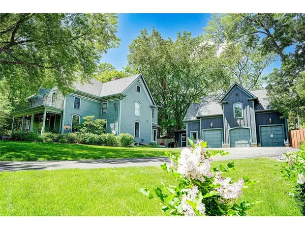 418 Holcombe ST S, Stillwater, MN 55082