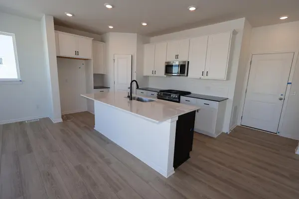 3034 Trinity DR, Shakopee, MN 55379