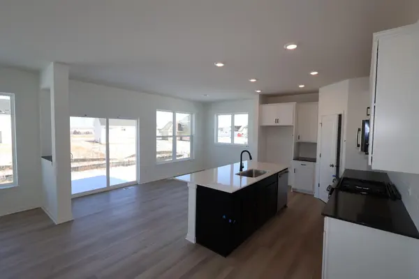 3034 Trinity DR, Shakopee, MN 55379