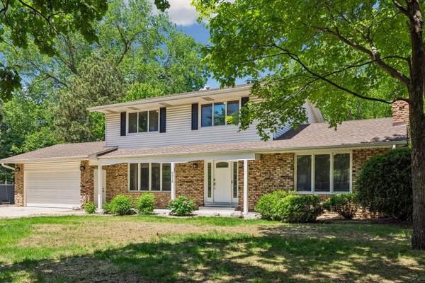 6016 Eden Prairie RD, Edina, MN 55436