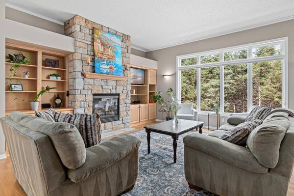 23 Ashbury CT, Hudson, WI 54016