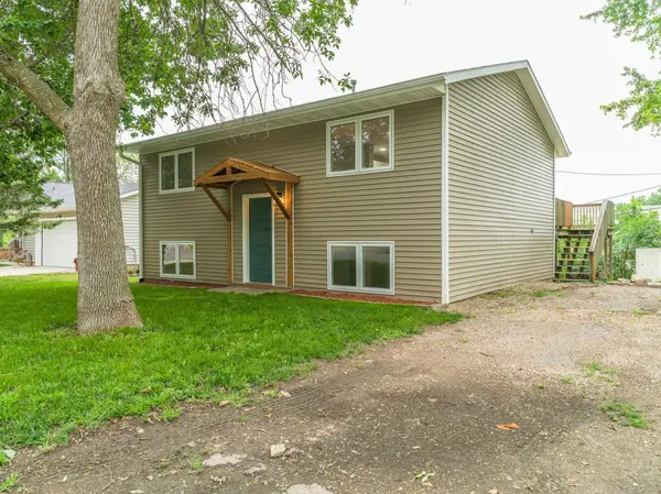 1208 Crestview RD, Albert Lea, MN 56007