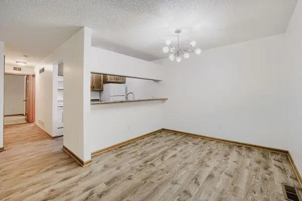 8777 Jasmine LN, Eden Prairie, MN 55344