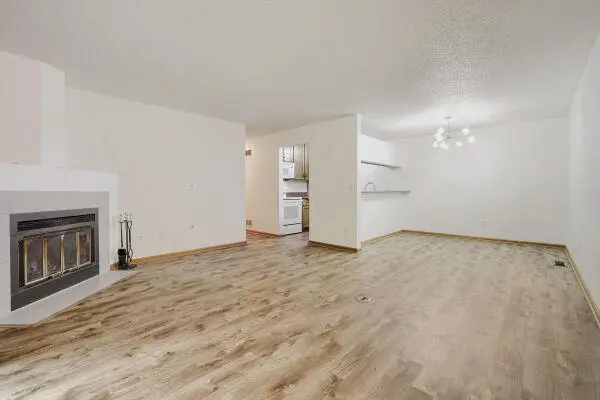 8777 Jasmine LN, Eden Prairie, MN 55344