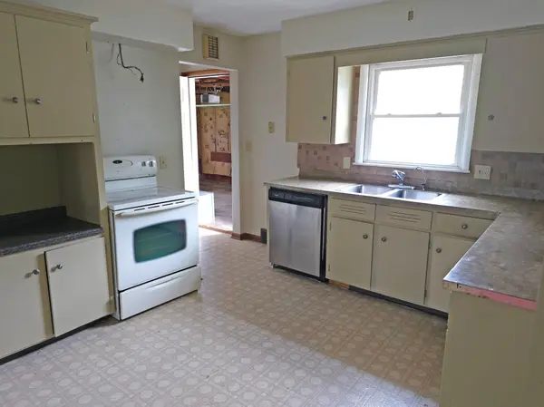 1109 S Moore ST, Blue Earth, MN 56013