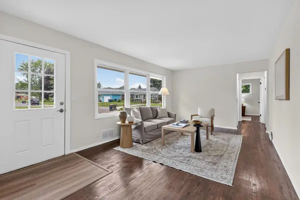 1211 Sunnyside DR, Farmington, MN 55024