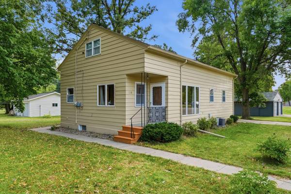 1018 8th AVE E, Alexandria, MN 56308