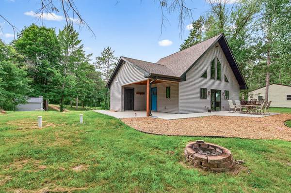 342 Paulsen Lake CT, Osceola, WI 54020