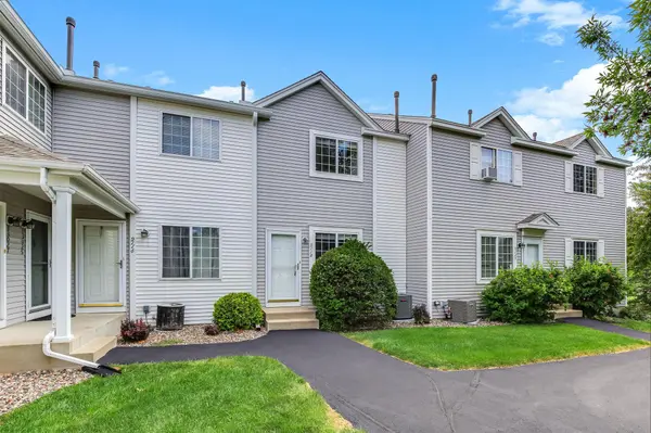 9118 Scarlet Globe DR, Eden Prairie, MN 55347