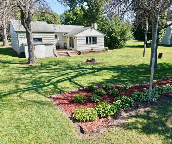 1008 Boxelder ST, Mountain Lake, MN 56159
