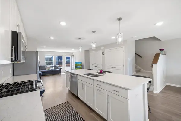 5863 156th ST W, Apple Valley, MN 55124