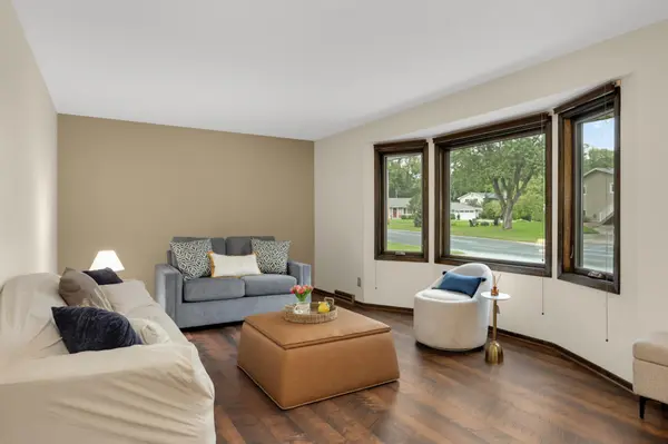 3609 Canterbury DR, Bloomington, MN 55431