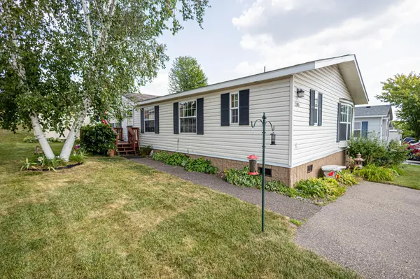 1390 Birchview Drive, Maplewood, MN 55119