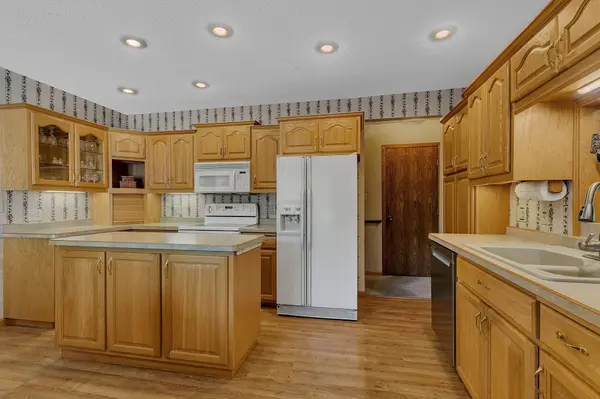21 Traverse RD, Saint Cloud, MN 56301