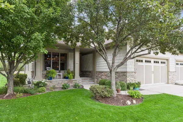 8636 Lake Riley DR, Chanhassen, MN 55317