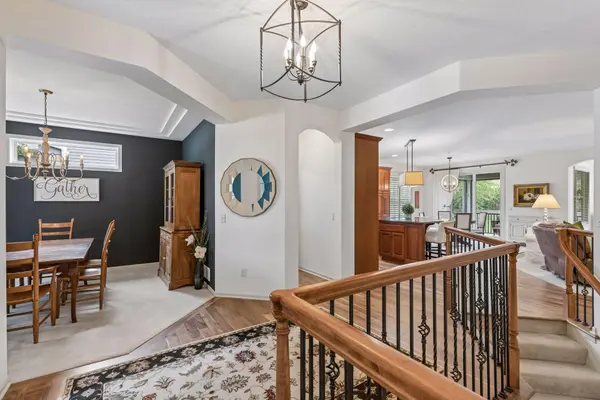 8636 Lake Riley DR, Chanhassen, MN 55317