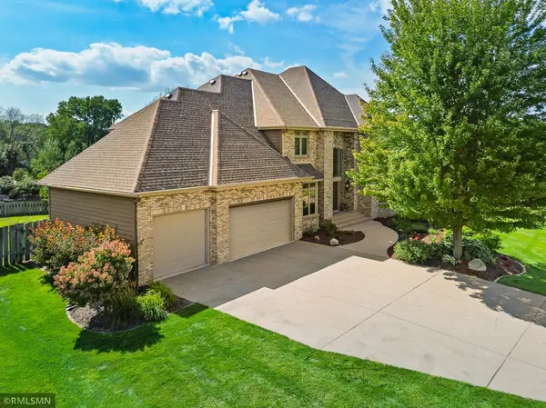 6102 Creek Ridge CT, Minnetonka, MN 55345