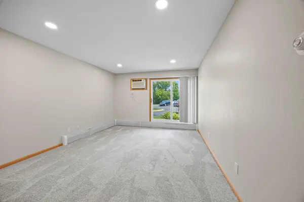 3420 Golfview DR #123, Eagan, MN 55123