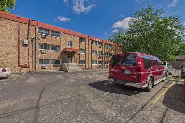 2630 Pleasant AVE #205, Minneapolis, MN 55408