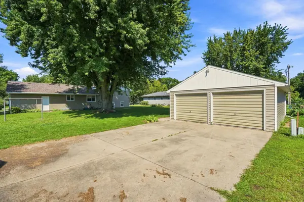 807 N Renville ST, Winthrop, MN 55396