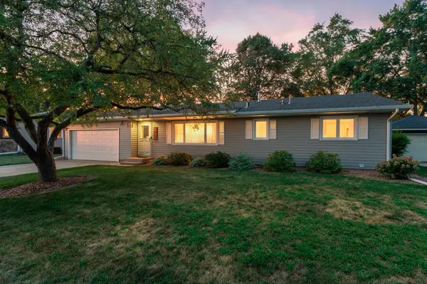 2021 Jade LN, Eagan, MN 55122