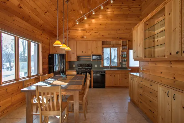 2097 Peninsula DR, Mora, MN 55051
