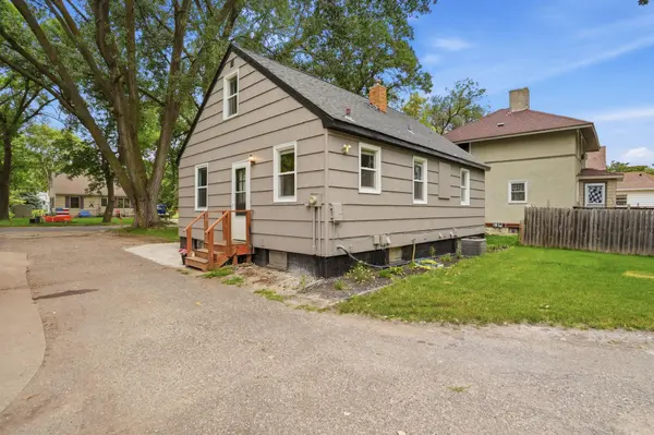 615 16th ST SW, Willmar, MN 56201