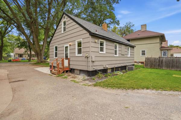 615 16th ST SW, Willmar, MN 56201