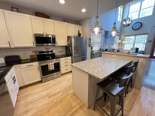 18060 Kindred CT, Lakeville, MN 55044