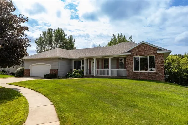 2810 Sunset LN NE, Rochester, MN 55906