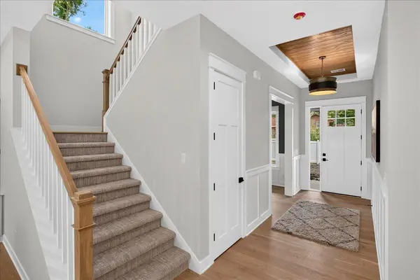 36 Lilah LN, Tonka Bay, MN 55331