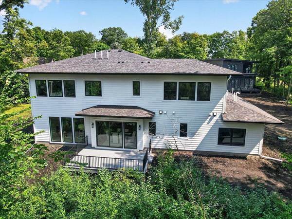 36 Lilah LN, Tonka Bay, MN 55331