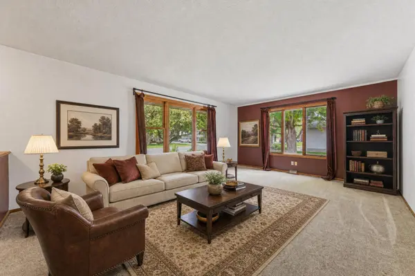 556 Karmil PL, Gaylord, MN 55334