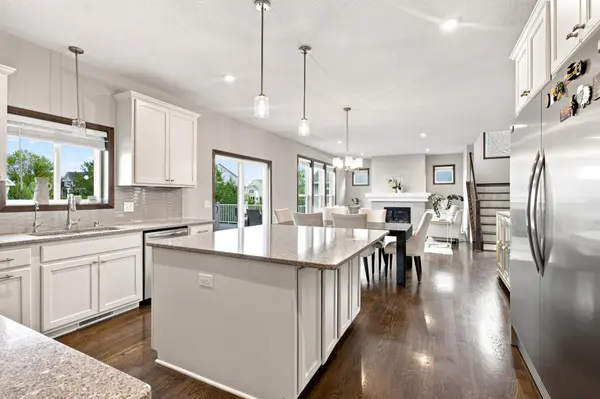 5118 Suntide PASS, Woodbury, MN 55129