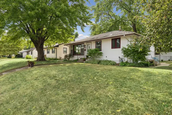 157 Poplar ST W, South Saint Paul, MN 55075