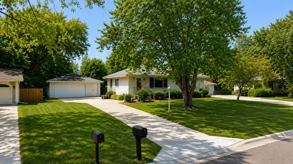 7925 Penn AVE N, Brooklyn Park, MN 55444