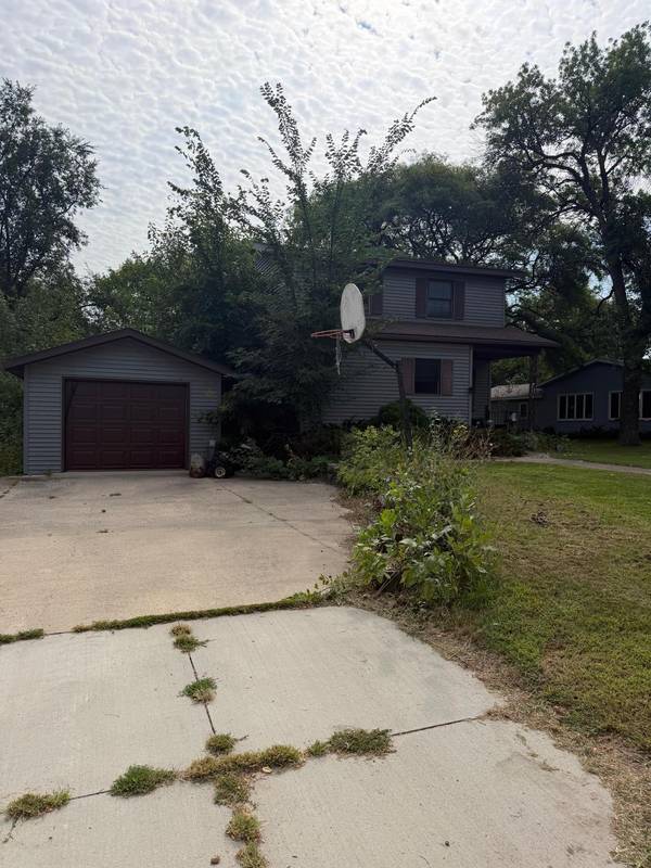 525 1st ST, Dawson, MN 56232