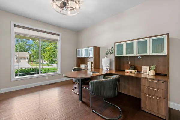 1749 Charleston LN, Waconia, MN 55387