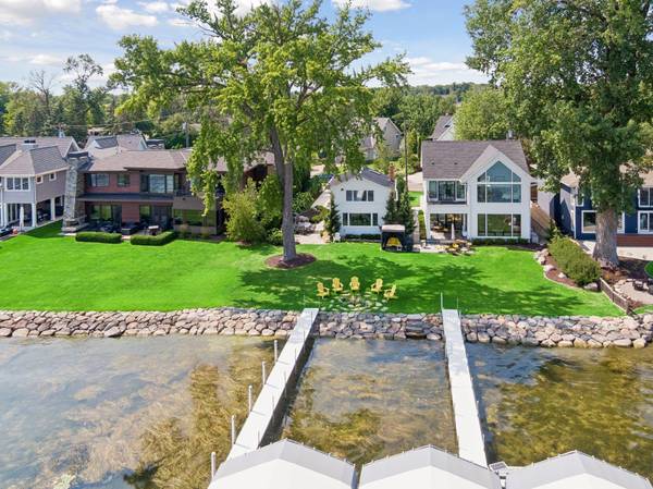 55 W Point AVE, Tonka Bay, MN 55331
