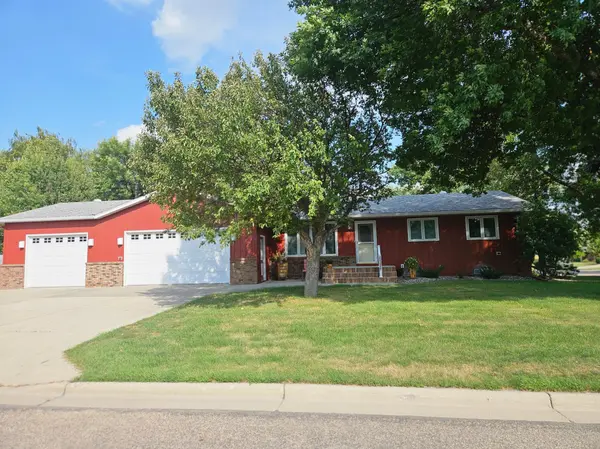 1710 7th ST N, Wahpeton, ND 58075