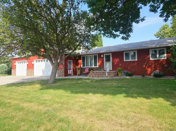 1710 7th ST N, Wahpeton, ND 58075