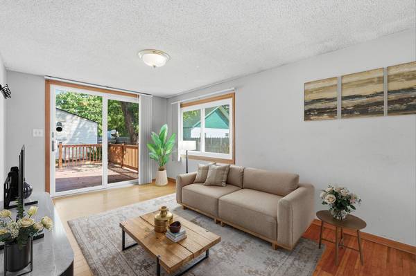 518 N Pearl ST, River Falls, WI 54022
